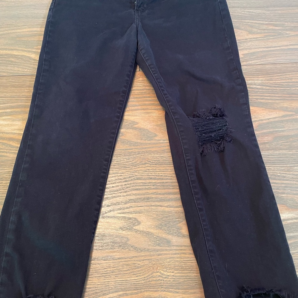 Levi's Black Cropped Distressed Jeans